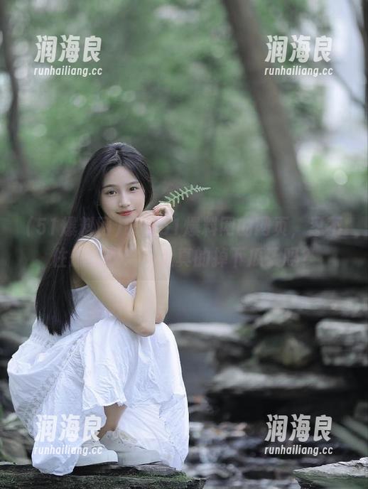 访问51爆料网的网页，忍不住想感叹：天上真的掉下瓜了吗？