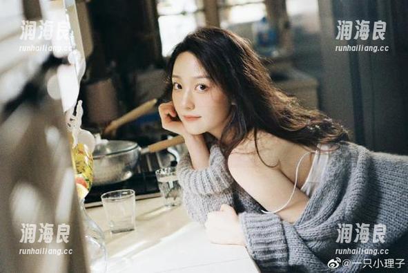52吃瓜 52吃瓜网站,吃着吃着就想到,如果人生能像吃瓜那么简单就好了!