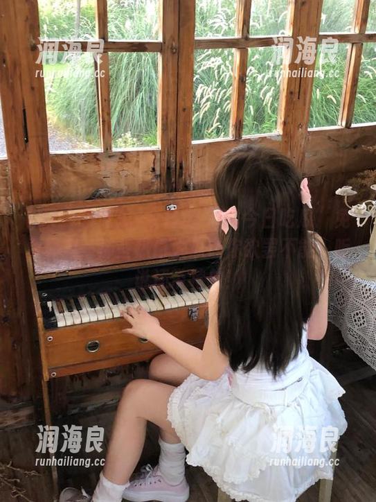 今日份“91今日吃瓜”免费爆料：那些热门大瓜让你欲罢不能，听说还带特效！