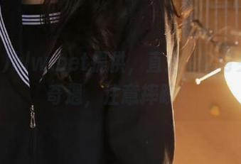 hlw.bet提供，直达屌丝与女神的奇遇，注意摔跤！