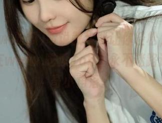 听说散步能让你轻松，可我只想在www.吃瓜.top，永不迷路这个神奇小角落。