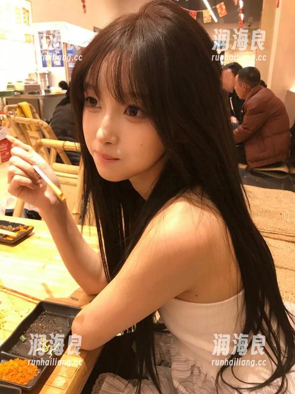 五一吃瓜 五一吃瓜,无聊?来这网页下载个软件,瞬间活跃!