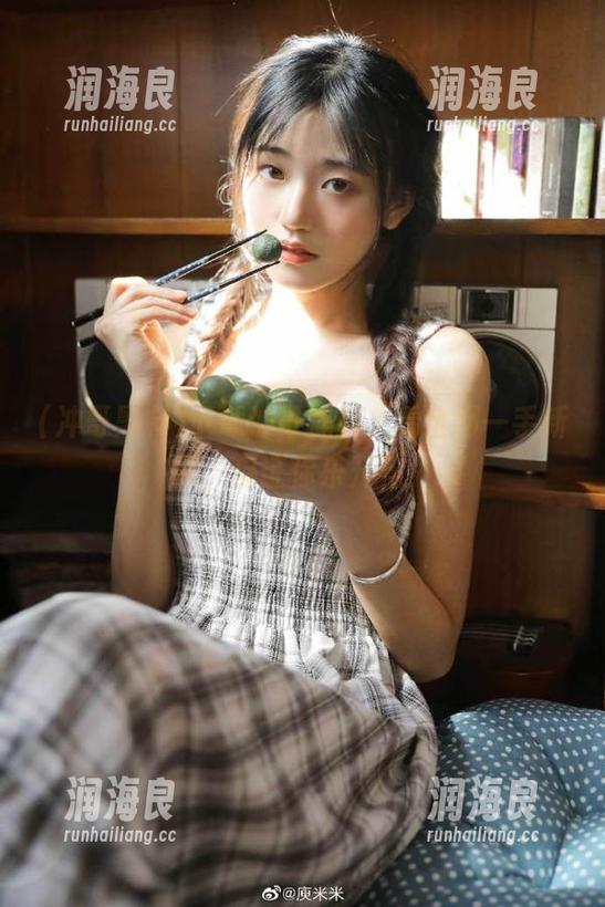冲哥黑料 下载冲哥黑料,看全网一手新闻,保证你乐开花!