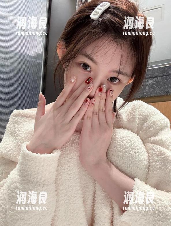 吃瓜网 吃瓜网苹果版:今日爆料大瓜出炉,热辣刺激,注意不要喷饭哦!