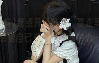 我点开了链接，暴走黑料让我感觉自己成了八卦的中心…