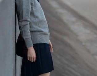 很多人不理解，但我觉得“网曝吃瓜”里的视频简直是生活的缩影，大写的“真实”！