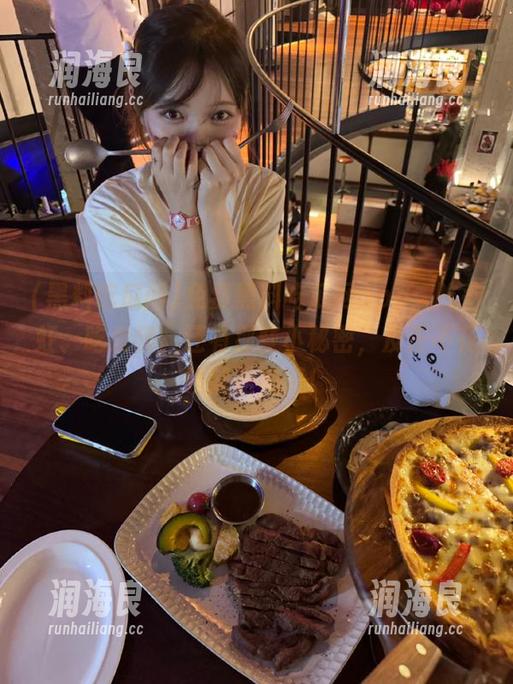 黑料吃瓜网 免费黑料吃瓜网app:吃彩虹、吃爱情、还有那些小秘密,反正不花钱就是爽啊!