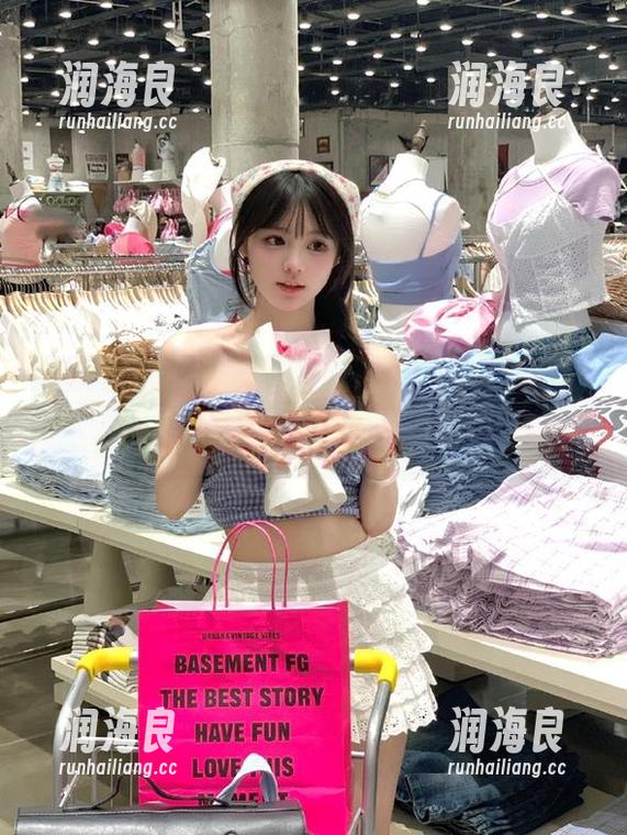 黑料社不打烊 嗯…黑料社不打烊,首页今天的瓜又是什么,越想越期待了呀